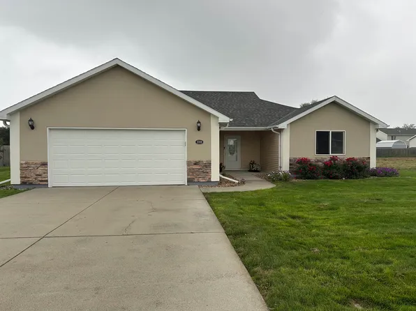 2006 Patriot Dr, Lexington, NE 68850
