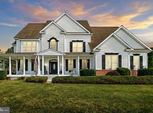 1975 Yingling Dr, Spring Grove, PA 17362