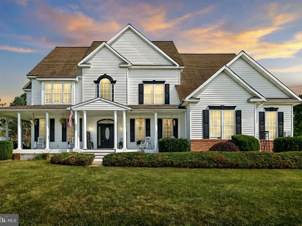 1975 Yingling Dr, Spring Grove, PA 17362