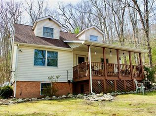 27 Old Country Rd, Sparrowbush, NY 12780