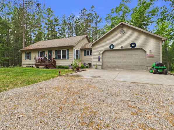 10898 Fantasy Dr, Frederic, MI 49733