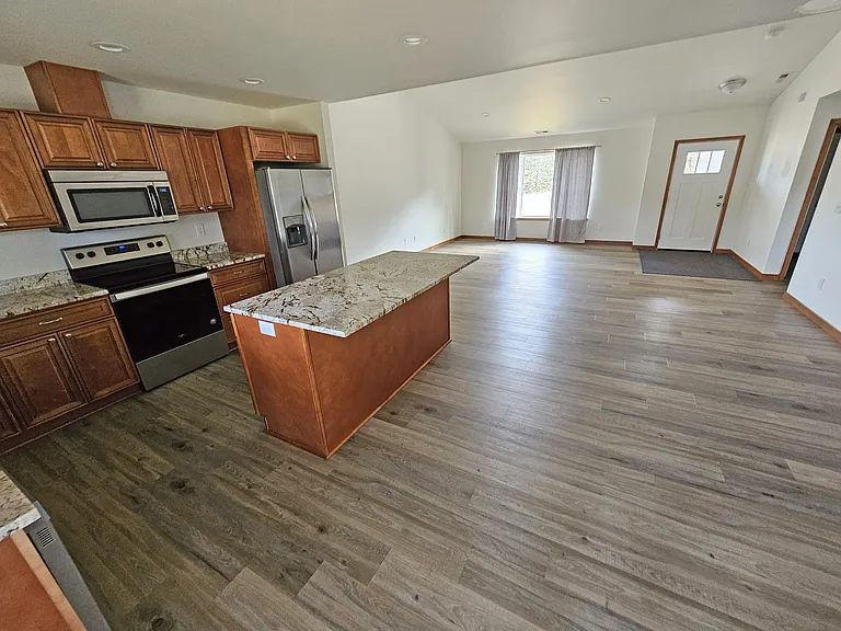 415 W Eagle St — Photo 6