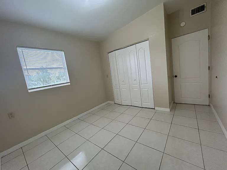 2401 Janet St — Photo 13