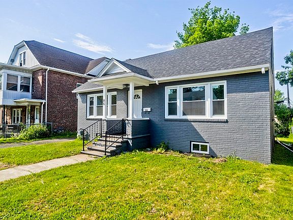 2nd image of 46 Knollwood St