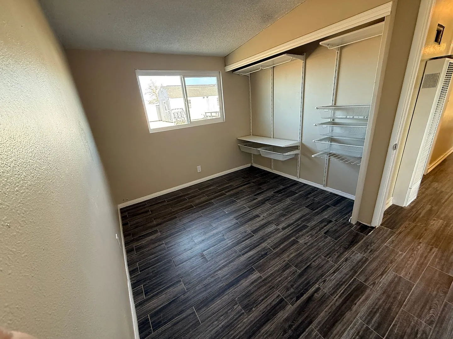 Charming 3 Bedroom 1 Bathroom Solar Home in North Edwards! — Photo 2