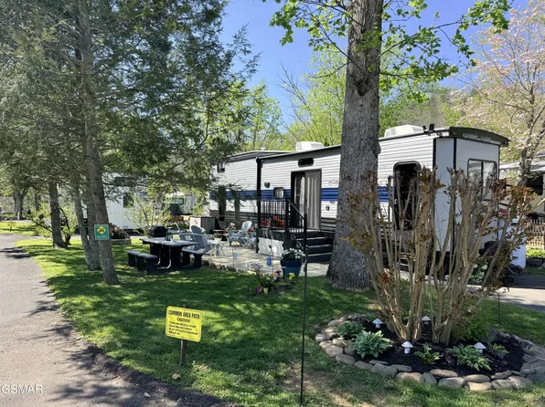 4229 E Pkwy #223-lot 223, Gatlinburg, TN 37738