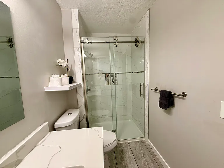 6224 Greenwood Dr — Photo 10