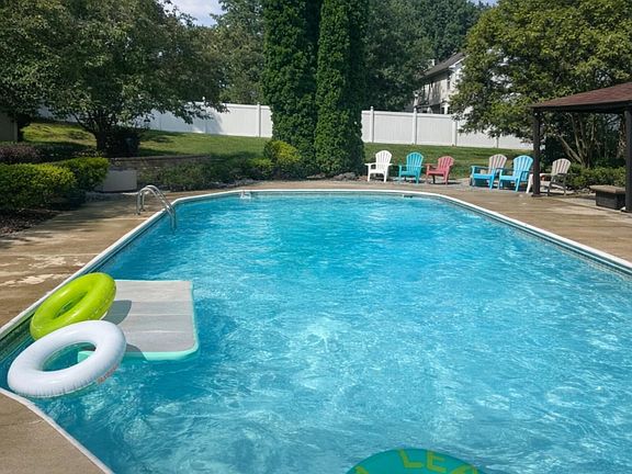 3rd image of 302 E Bird Village Road