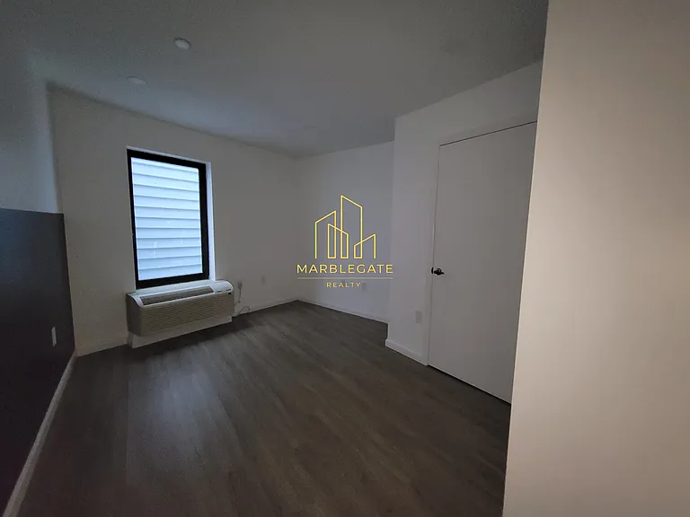 556-557 Market St #44C — Photo 4