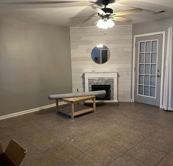8085 Creekwood Cir E — Photo 5