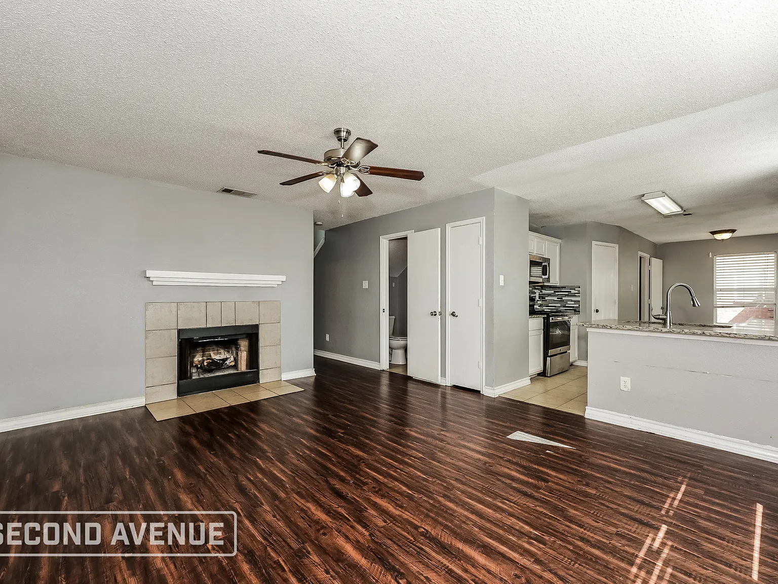 5 bed, 2.5 bath, 1904 sqft, $2,995 — Photo 4