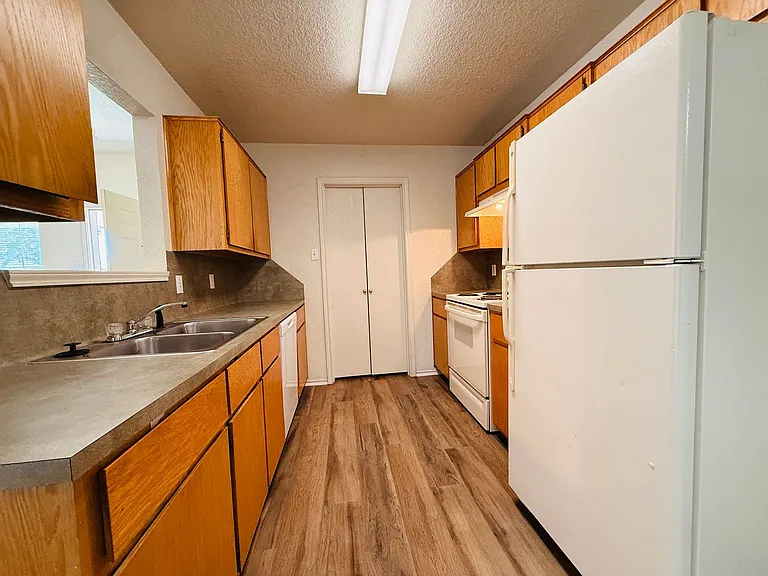 2801B Lucille Dr — Photo 5