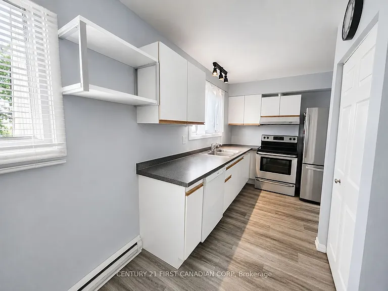 40 Fairfax Ct #17 — Photo 4