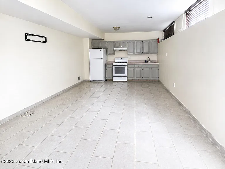 126 Mallow St — Photo 3
