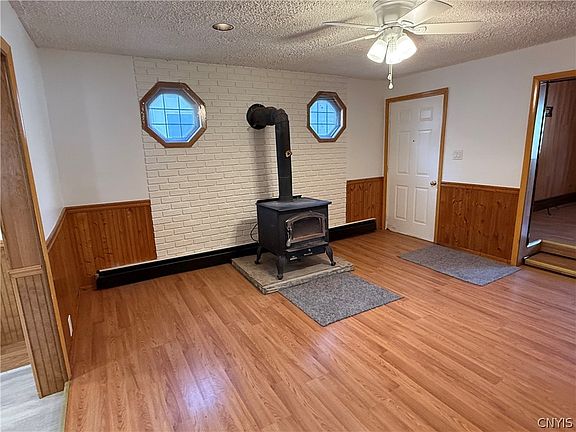 3rd image of 206 Hier Ave