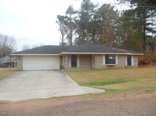 2 Southwood Dr, Natchez, MS 39120