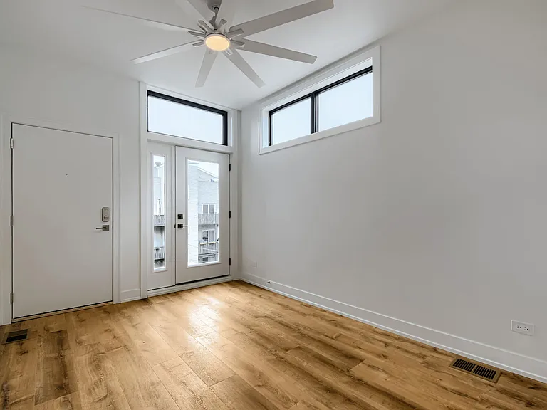 1502 N Hudson Ave #1R — Photo 5