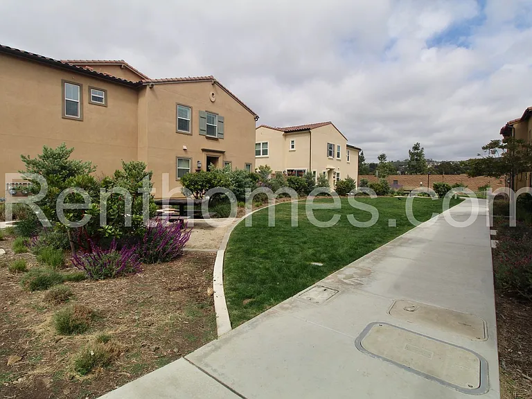 10835 Wendy Way — Photo 38