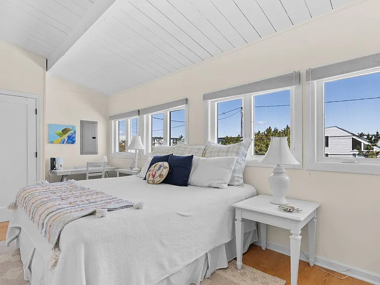 423 Dune Rd #A — Photo 14