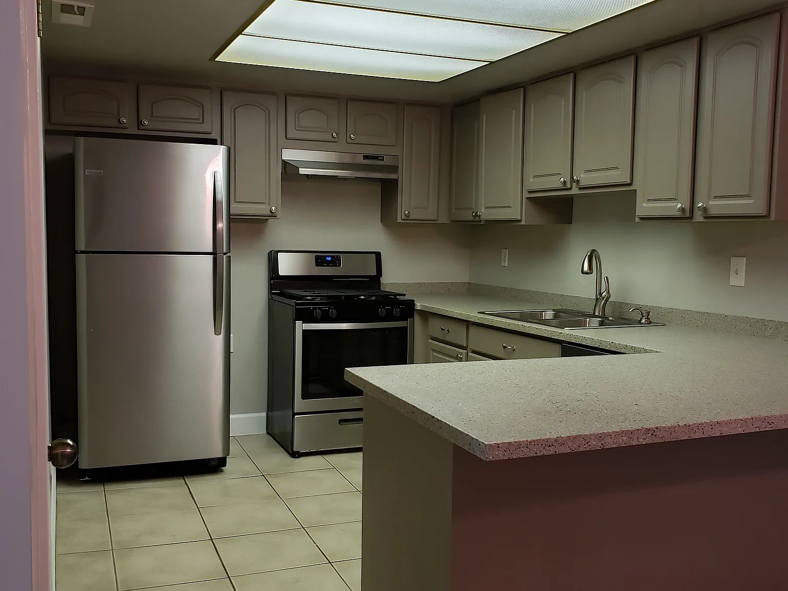2 bed, 1195 sqft, $2,010 — Photo 1