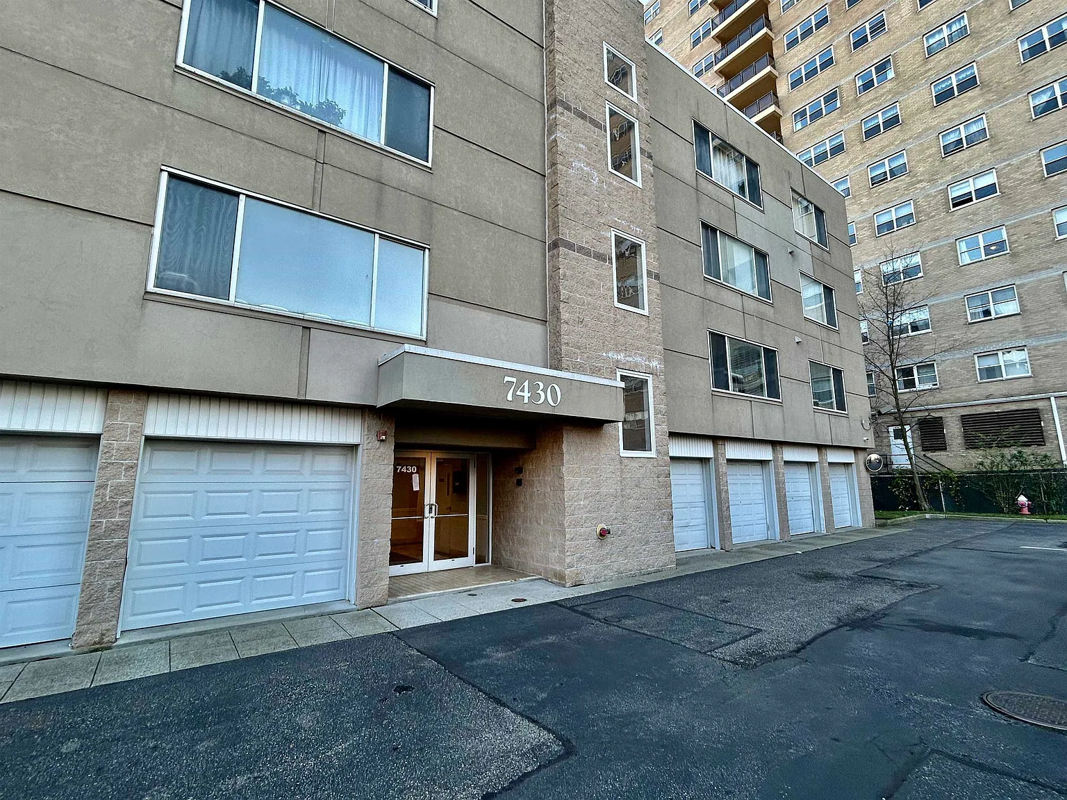 City View Condominium — Photo 2