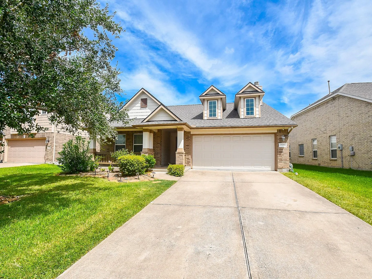 4 bed, 2.0 bath, 1908 sqft, $2,195 — Photo 2