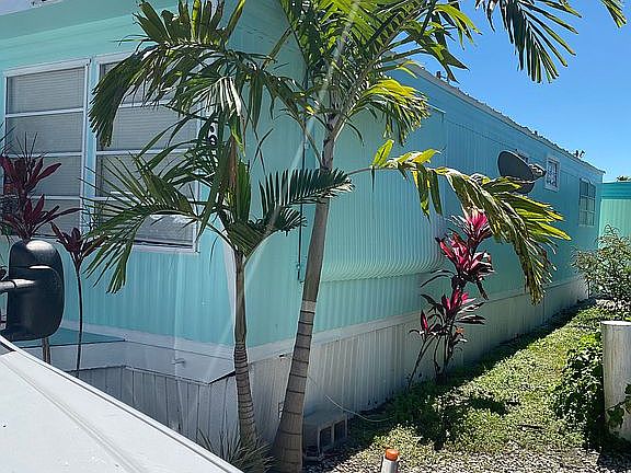 3rd image of 2581 Oleander St #6