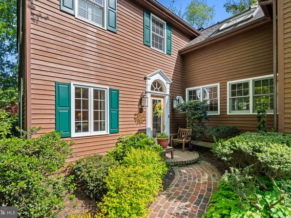 129 Deborah Dr, Wyomissing, PA 19610