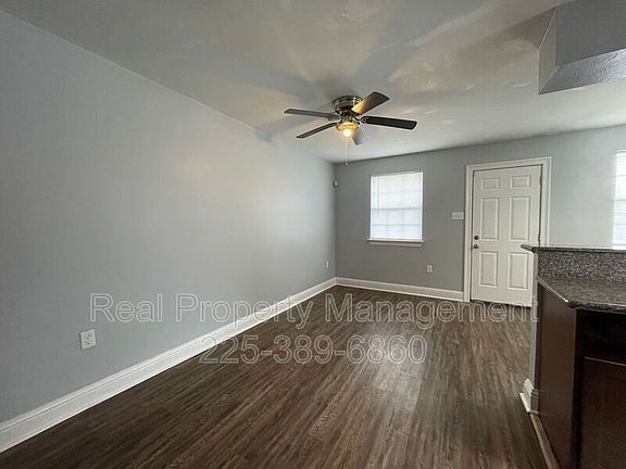 2nd image of 5500 Dianna Dr Unit 1