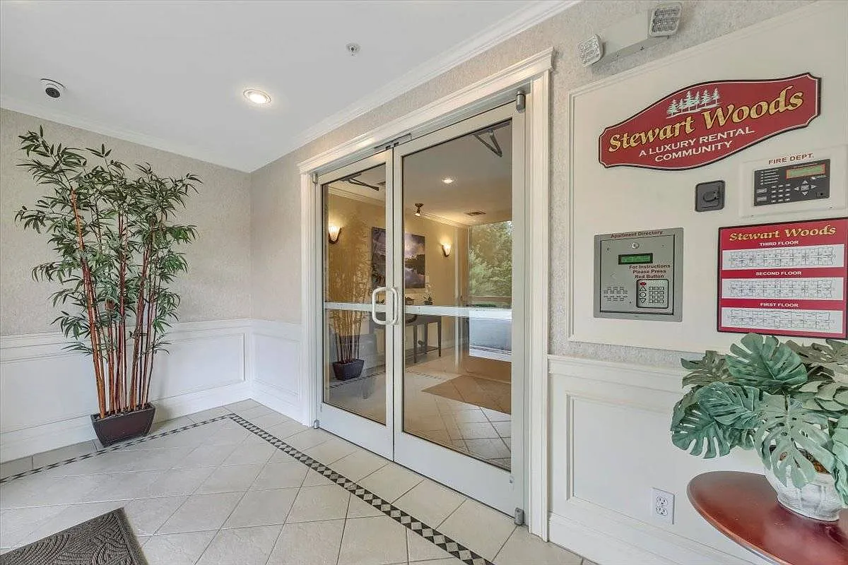 Stewart Woods Apartments — Photo 3