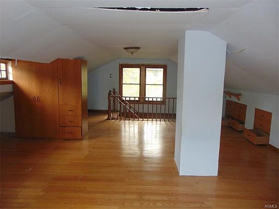 3rd image of 3 Chestnut St