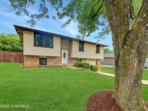 1305 Mernie Dr, Jefferson City, MO 65109