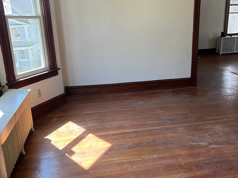 164 Barker St — Photo 8