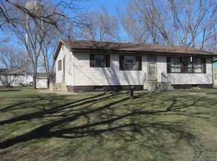 100 E 4th St, Worthing, SD 57077