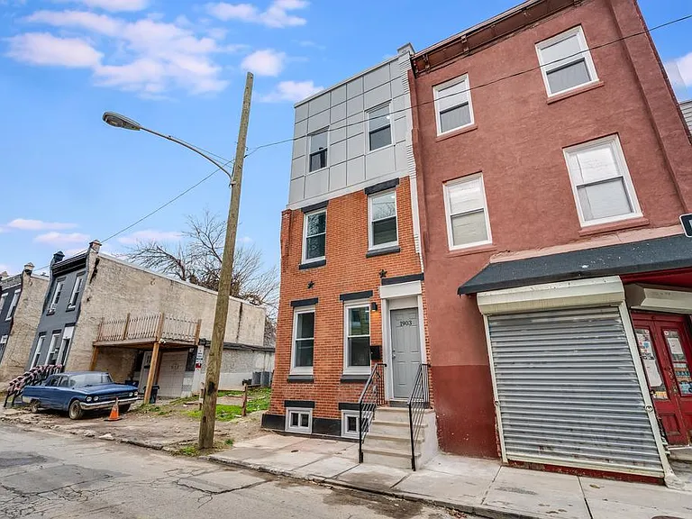 1903 N Taylor St — Photo 35