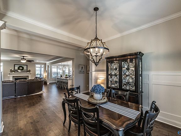 5th image of 7617 Summerdawn Dr SE