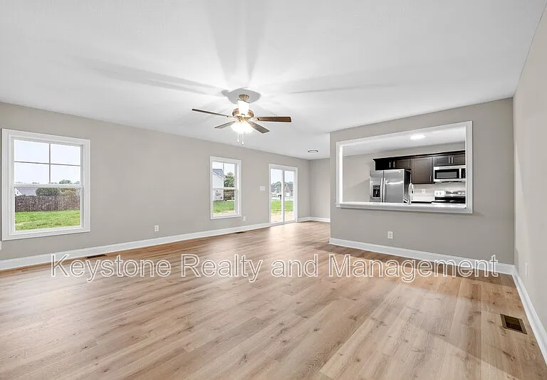 3800 Roscommon Way — Photo 4