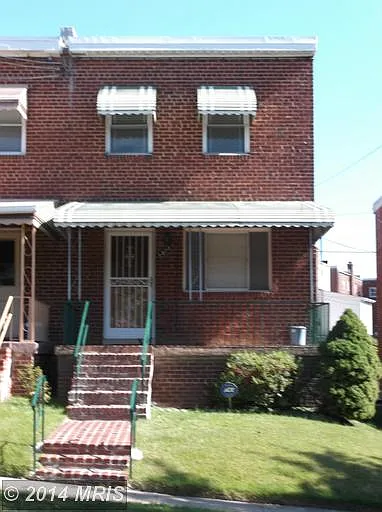 5813 8th St NE photo 1