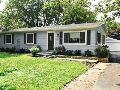 2011 Burr Oak Ln, Lindenhurst, IL, 60046