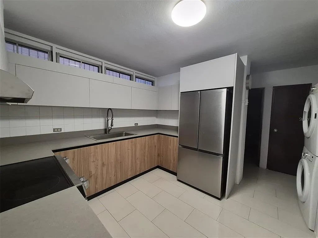 2 bed, 1.5 bath, 1300 sqft, $2,800 — Photo 2