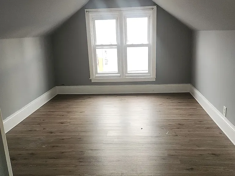 559 Grove St #3B — Photo 5