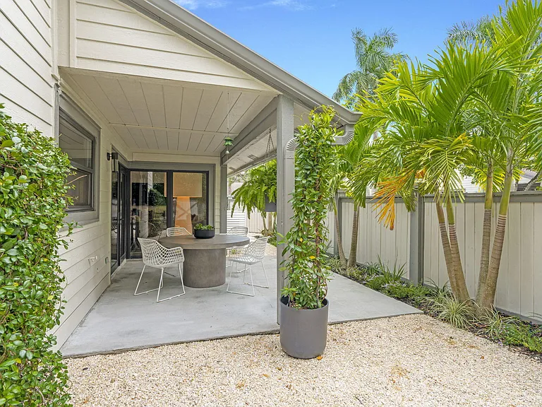 2474 Bedford Mews Dr — Photo 25