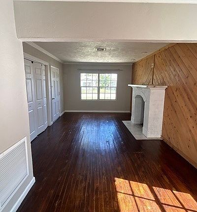 4th image of 414 W Sagamore Ave