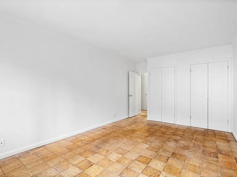 300 W 55th St #10B — Photo 5