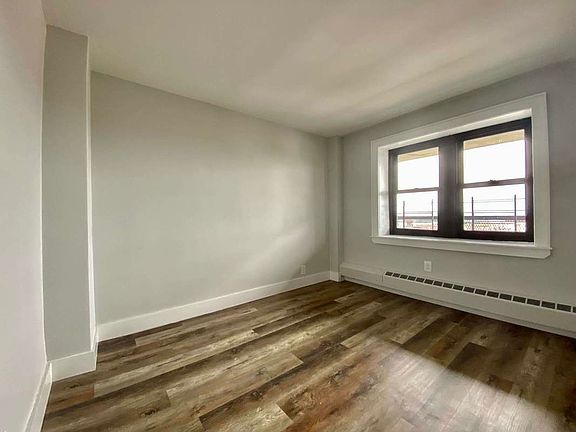 5th image of 260 Audubon Ave #2