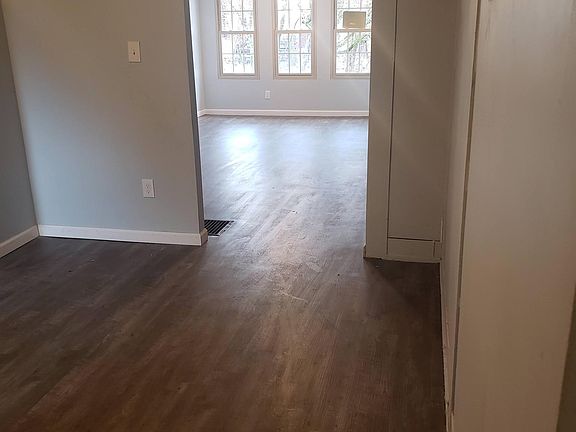 5th image of 7821 Madiera St