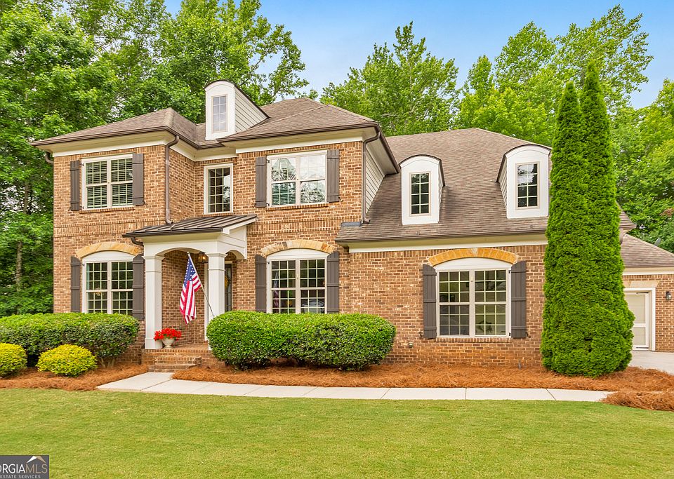 1st image of 1336 Queens Park Dr NW