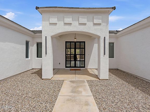 2nd image of 419 Rio Rico Dr