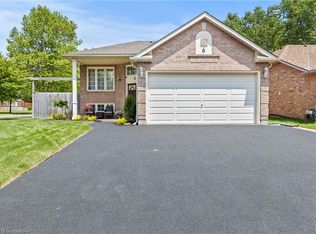 6 Madison Ct E, Welland, ON L3C7G3