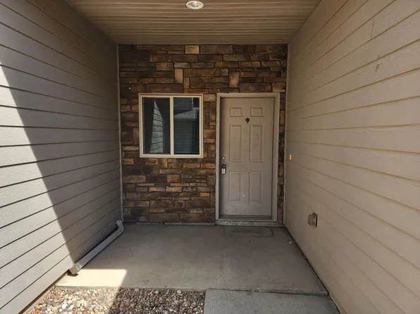 3303 W Bitterroot St, Sioux Falls, SD 57108